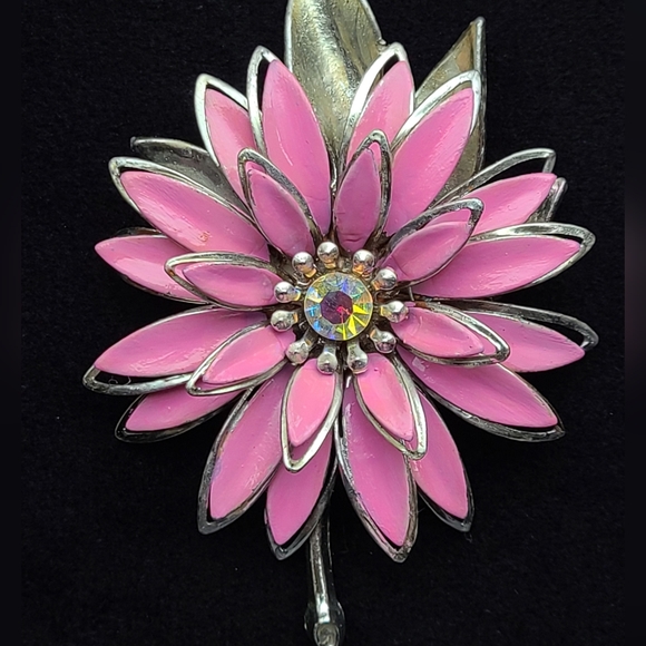 Vintage Enamel Flower Brooch With AB Stone - Picture 2 of 5